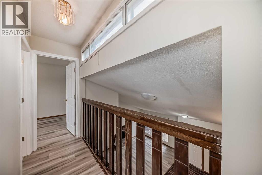 652 Queensland Drive Se, Calgary, Alberta  T2J 4G7 - Photo 13 - A2203586