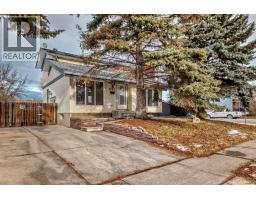 652 Queensland Drive Se Queensland, Calgary, Ca