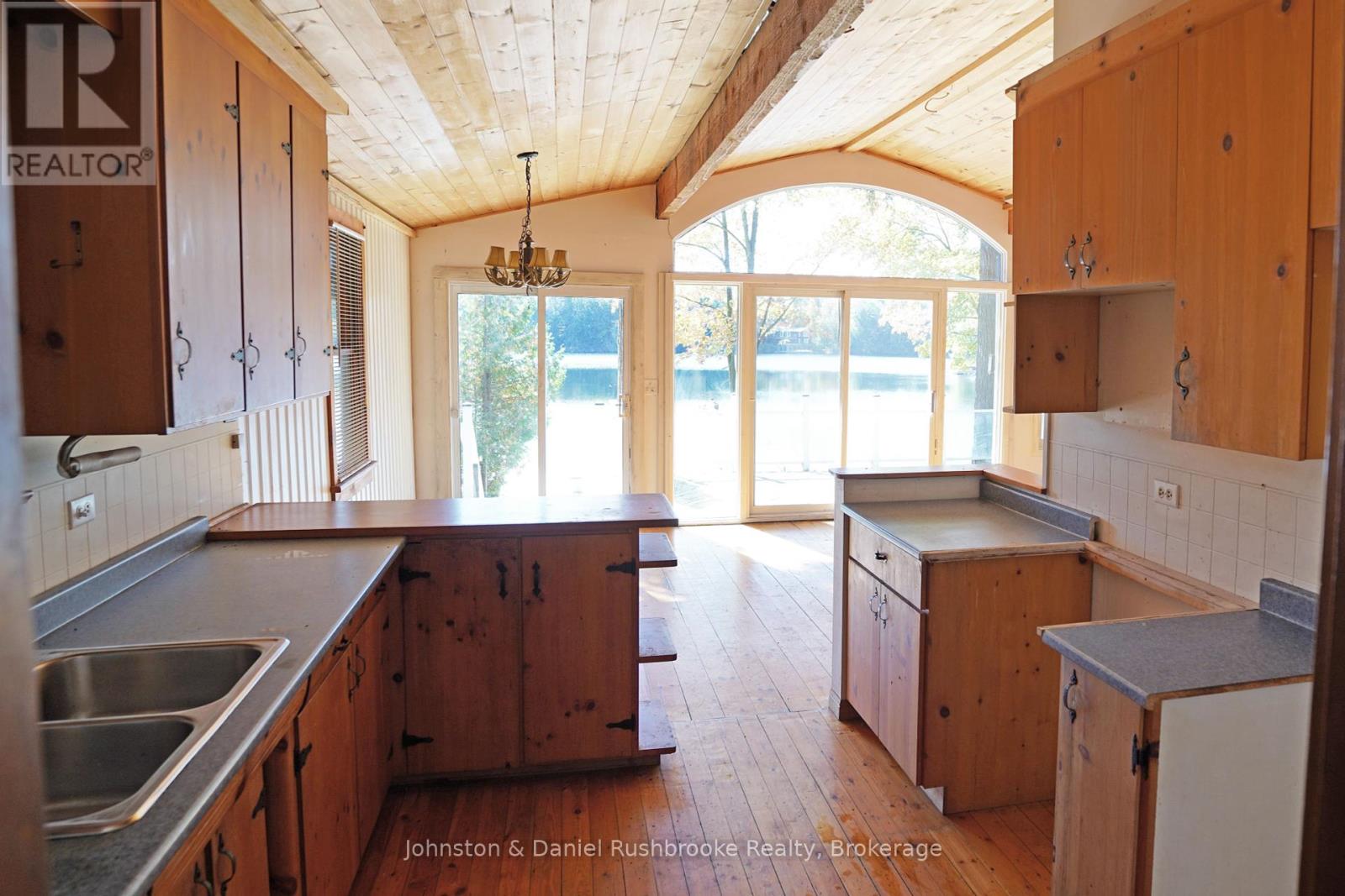 1127 Keeler Road, Muskoka Lakes (Wood (Muskoka Lakes)), Ontario  P0C 1M0 - Photo 13 - X12456494