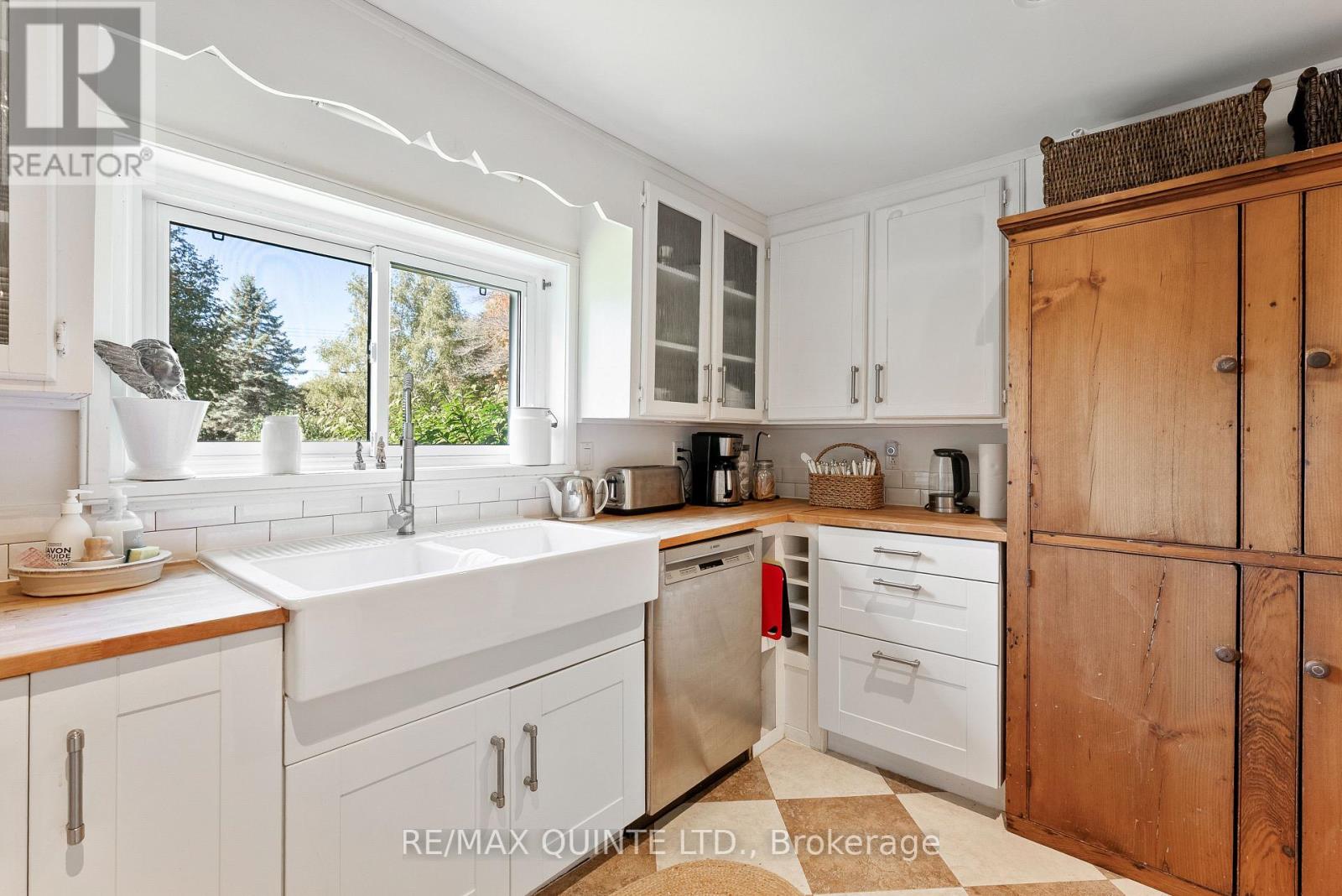 22 Maple Avenue, Prince Edward County (Picton Ward), Ontario  K0K 2T0 - Photo 18 - X12456462