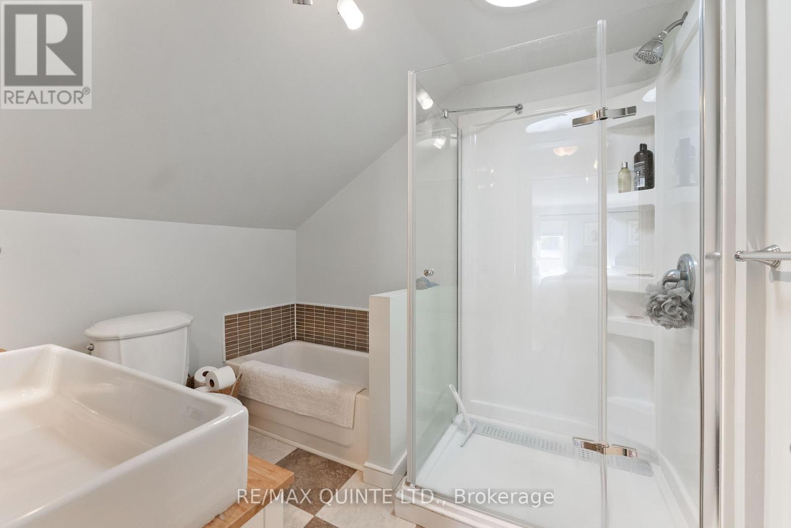 22 Maple Avenue, Prince Edward County (Picton Ward), Ontario  K0K 2T0 - Photo 27 - X12456462