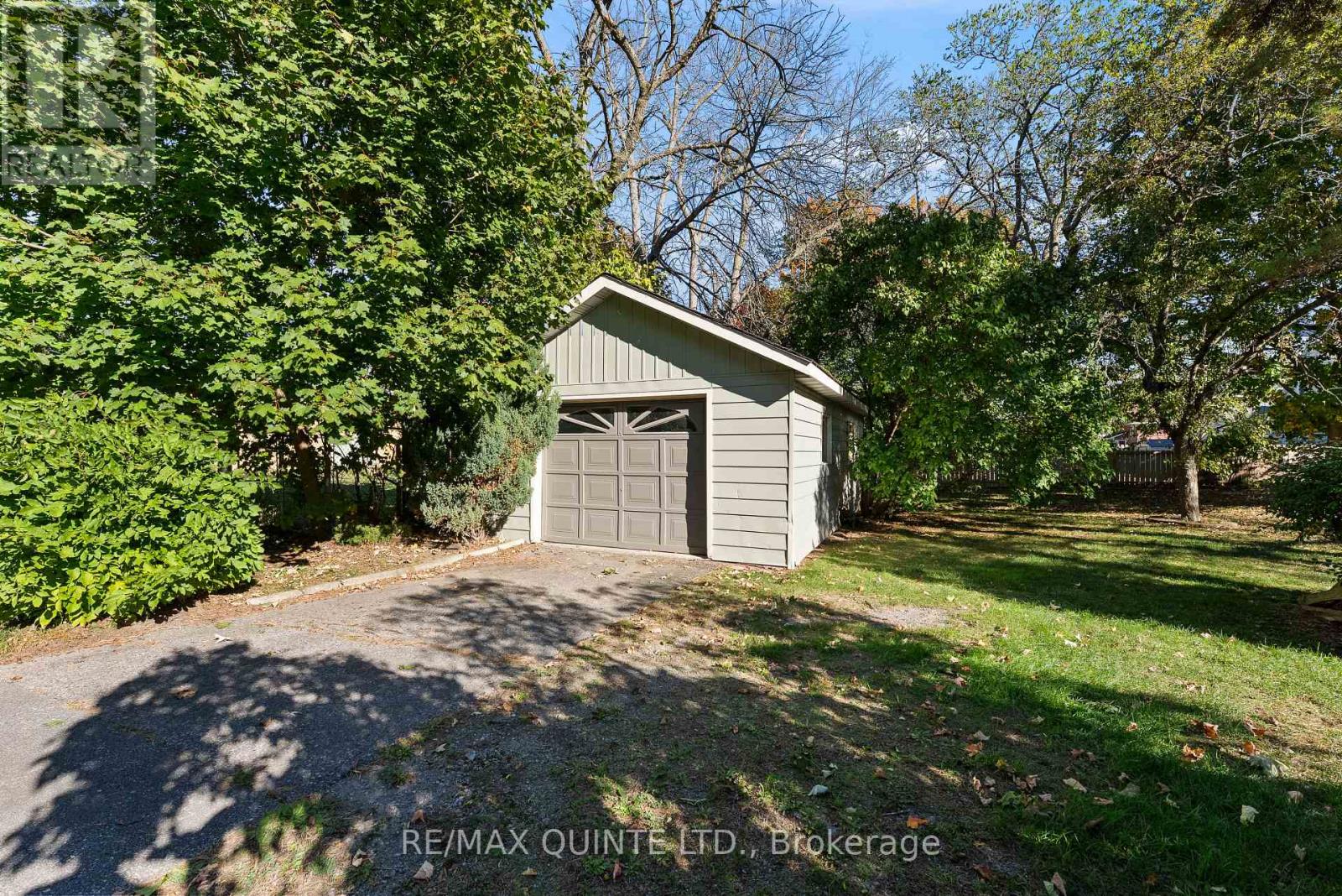 22 Maple Avenue, Prince Edward County (Picton Ward), Ontario  K0K 2T0 - Photo 37 - X12456462