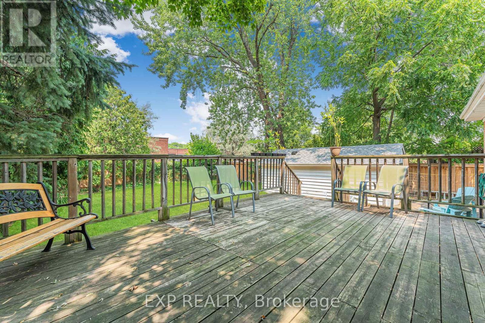 611 Pinegrove Road, Oakville, Ontario  L6K 2C5 - Photo 31 - W12456286