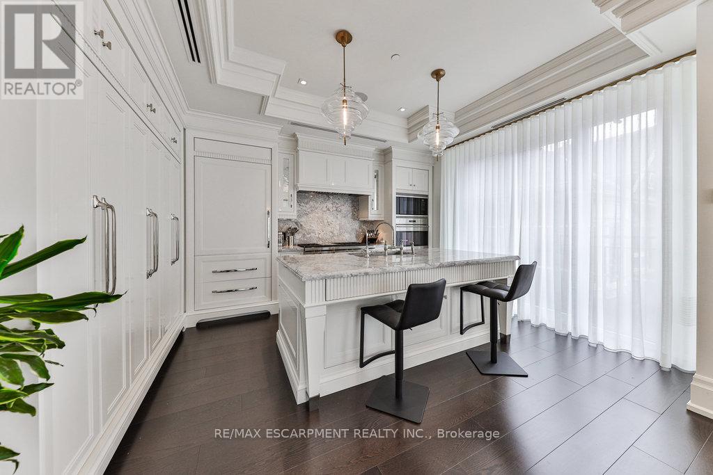 212 - 300 Randall Street, Oakville, Ontario  L6J 1R1 - Photo 40 - W12456293