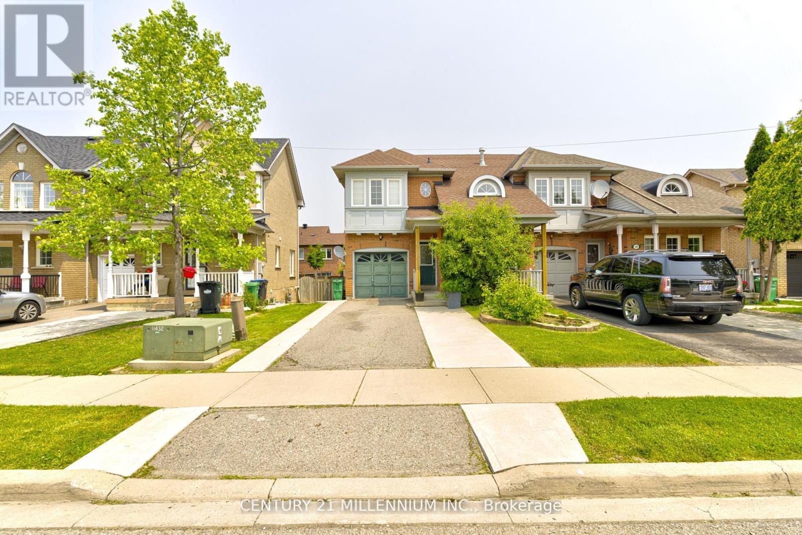 16 Zebra Trail, Brampton, Ontario  L6R 2J2 - Photo 2 - W12456302
