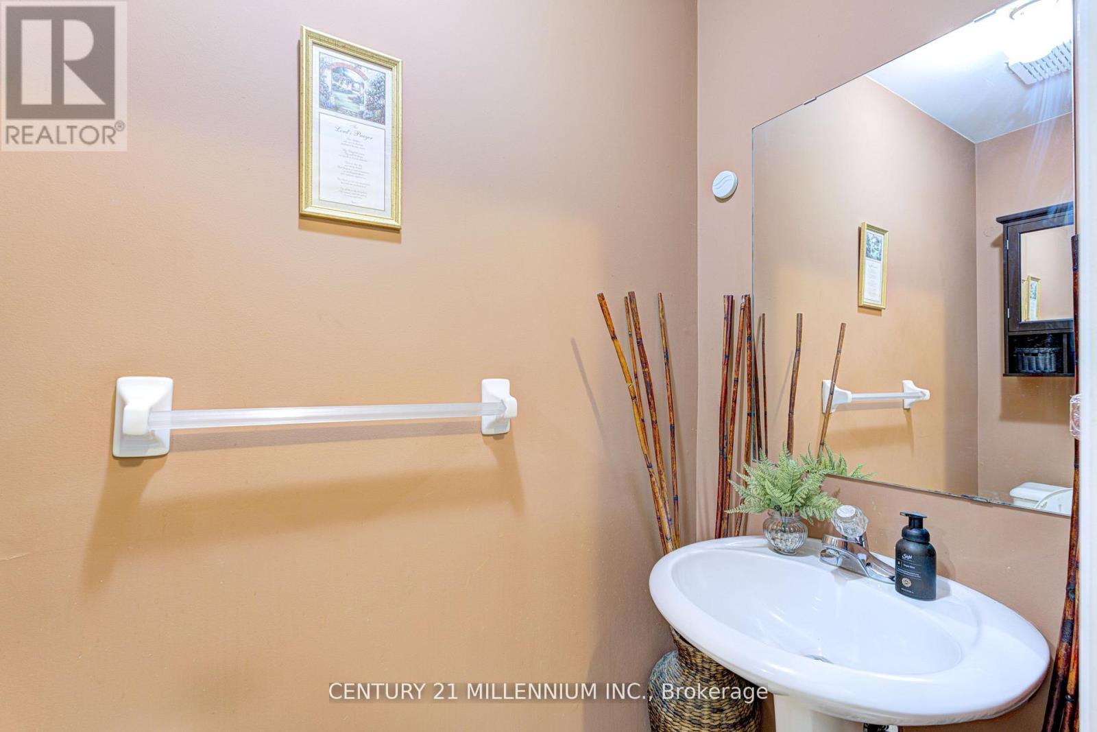 16 Zebra Trail, Brampton, Ontario  L6R 2J2 - Photo 25 - W12456302