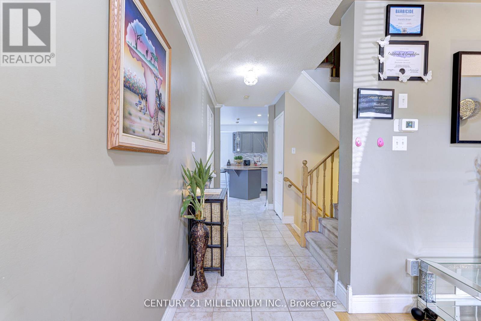 16 Zebra Trail, Brampton, Ontario  L6R 2J2 - Photo 6 - W12456302