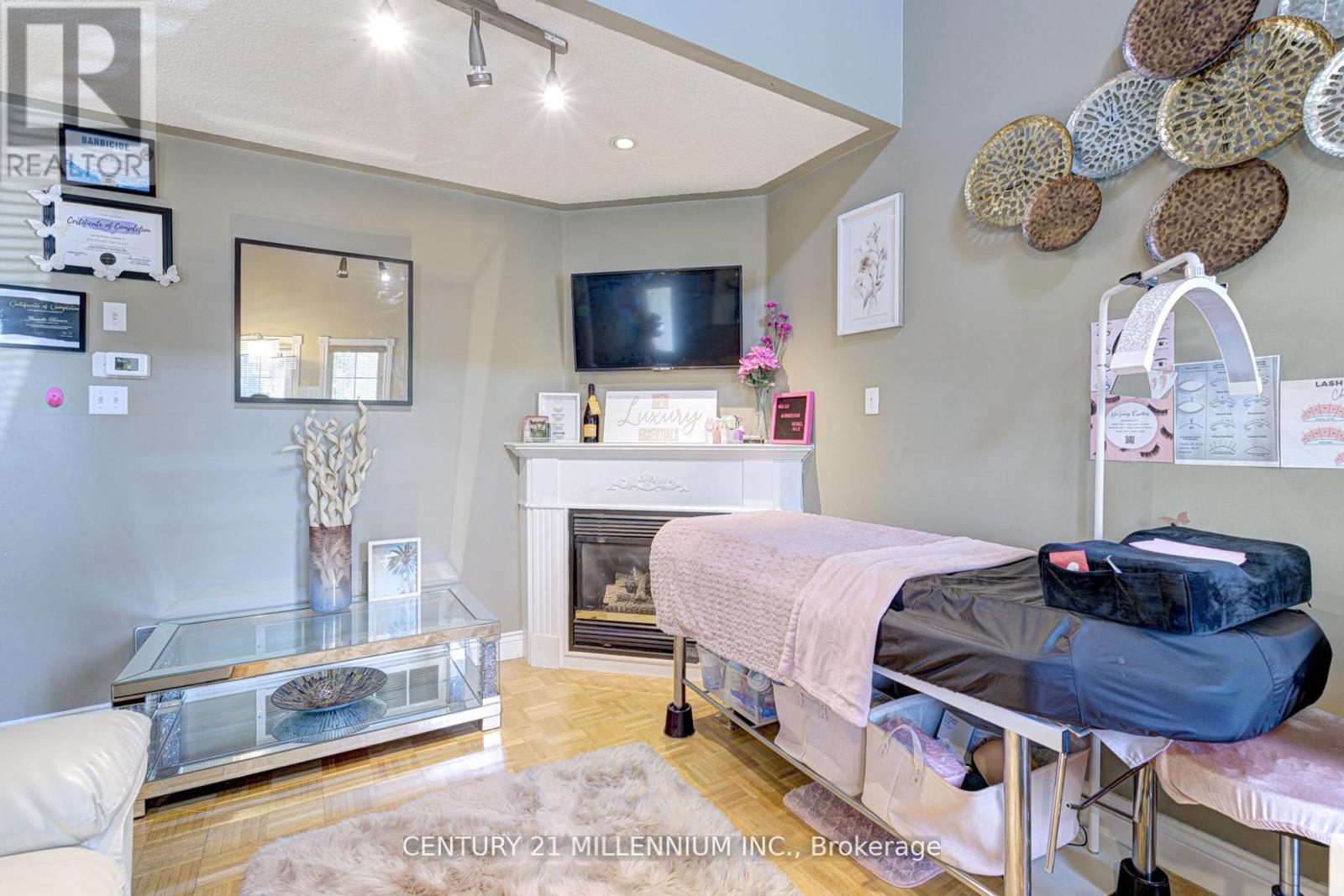 16 Zebra Trail, Brampton, Ontario  L6R 2J2 - Photo 8 - W12456302