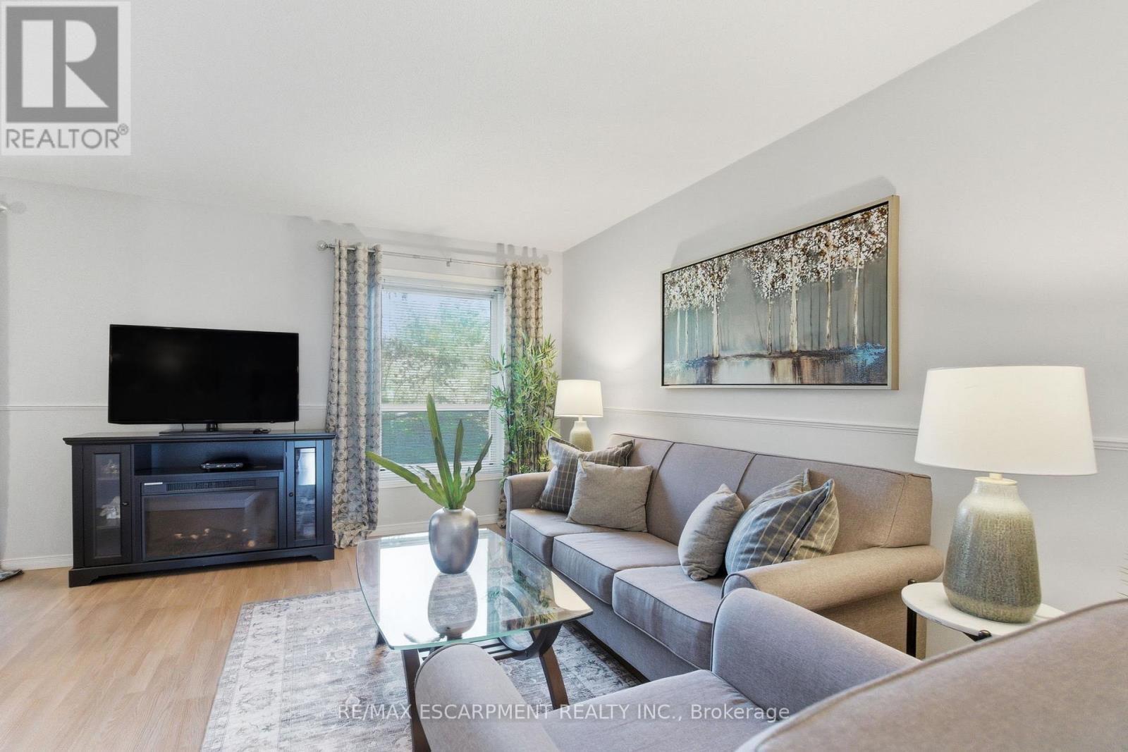 6 - 3500 Glen Erin Drive, Mississauga, Ontario  L5L 1W6 - Photo 5 - W12456311