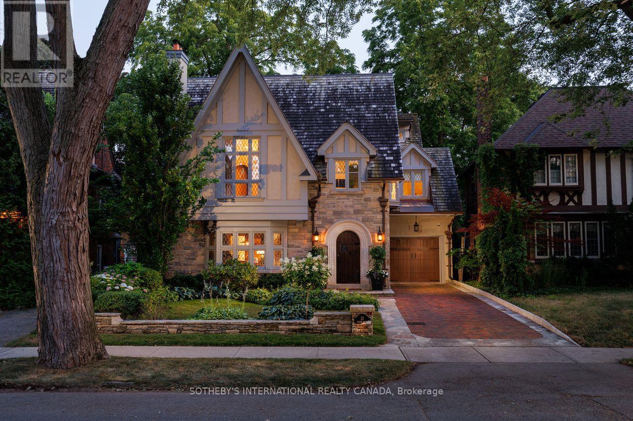31 STRATH AVENUE, Toronto, Ontario