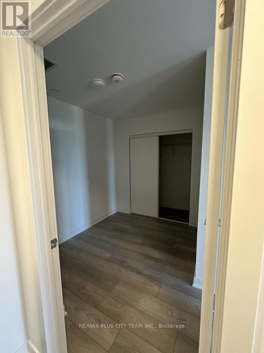 302 - 1007 The Queensway, Toronto, Ontario  M8Z 0C6 - Photo 10 - W12456323
