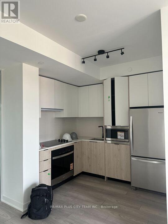 302 - 1007 The Queensway, Toronto, Ontario  M8Z 0C6 - Photo 4 - W12456323