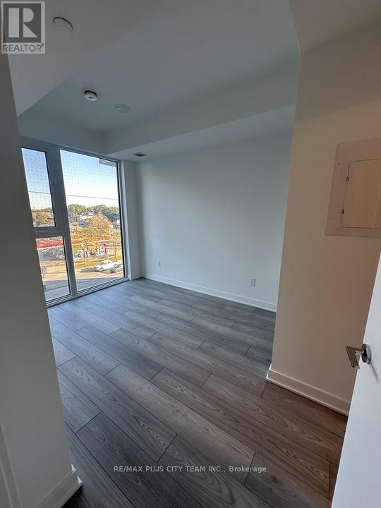 302 - 1007 The Queensway, Toronto, Ontario  M8Z 0C6 - Photo 5 - W12456323
