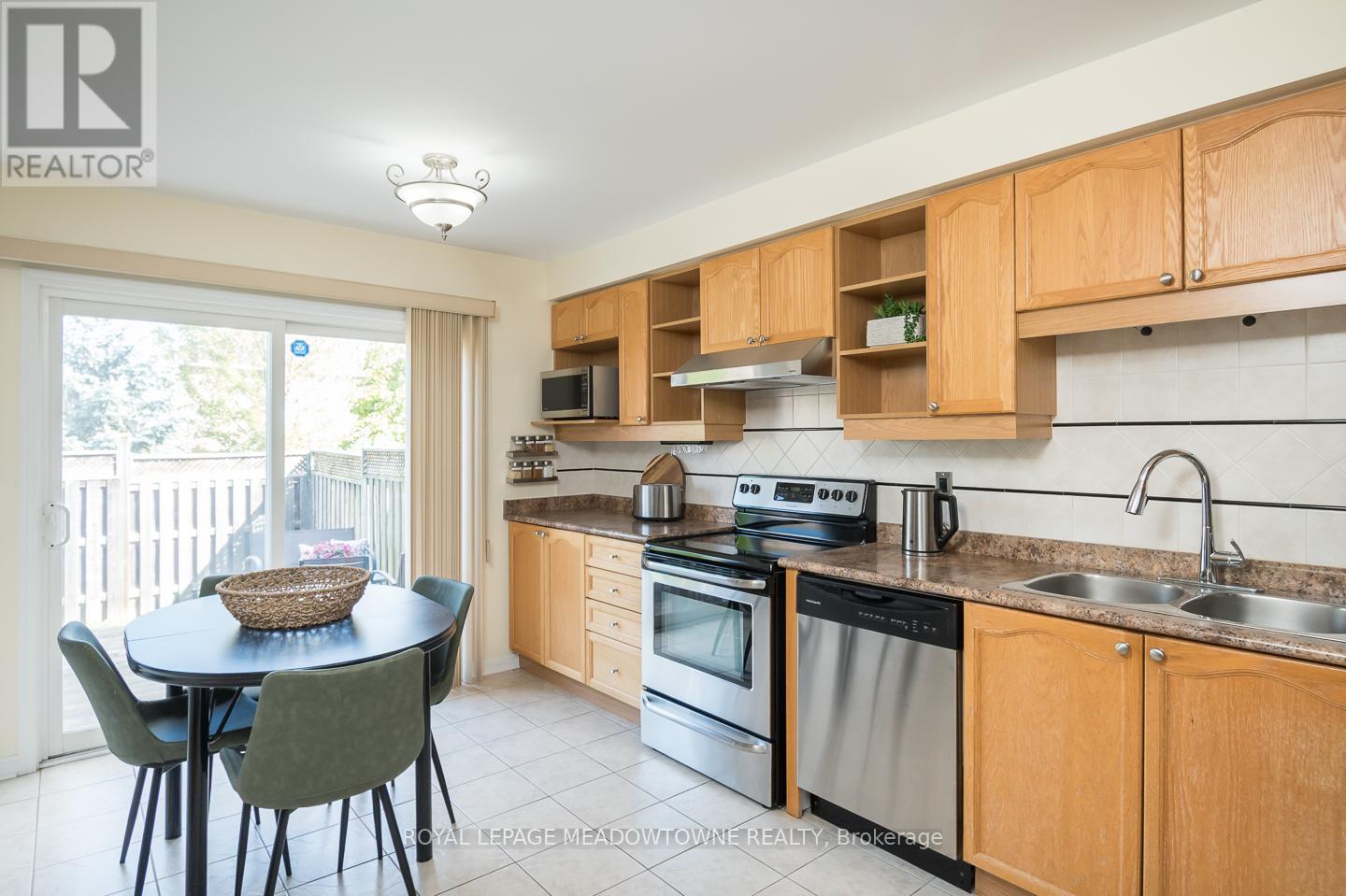 701 Thompson Road S, Milton, Ontario  L9T 5W8 - Photo 14 - W12456331