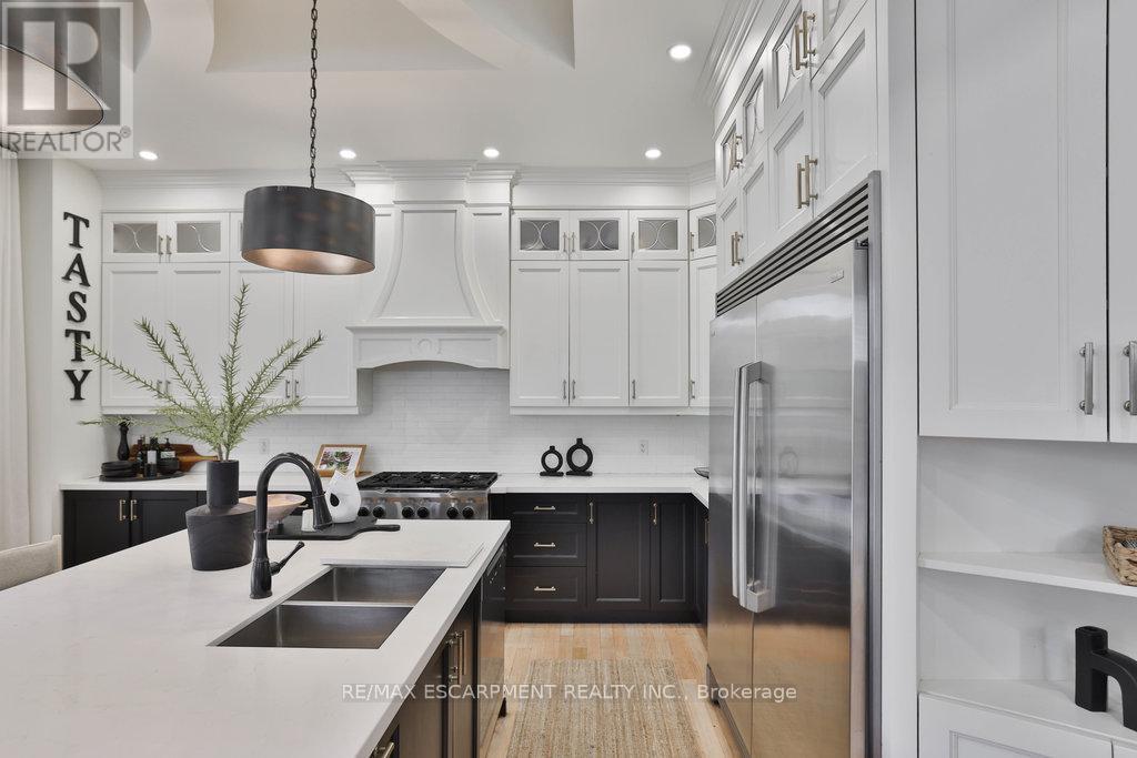 43 Mississauga Road S, Mississauga, Ontario  L5H 2H3 - Photo 16 - W12456345