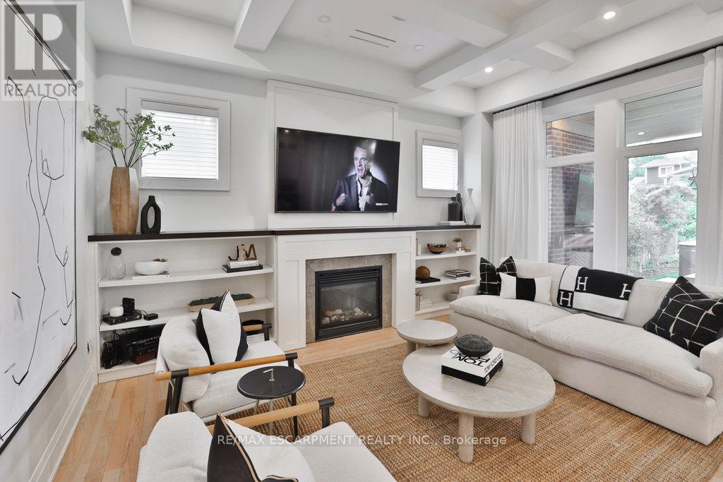 43 Mississauga Road S, Mississauga, Ontario  L5H 2H3 - Photo 19 - W12456345
