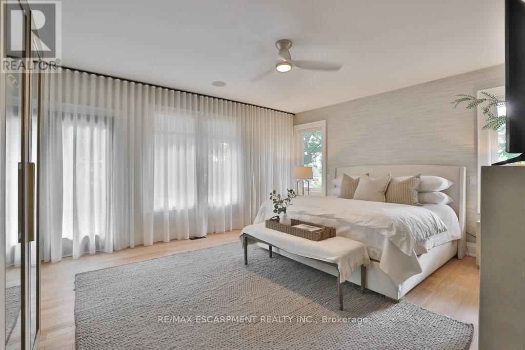 43 Mississauga Road S, Mississauga, Ontario  L5H 2H3 - Photo 23 - W12456345