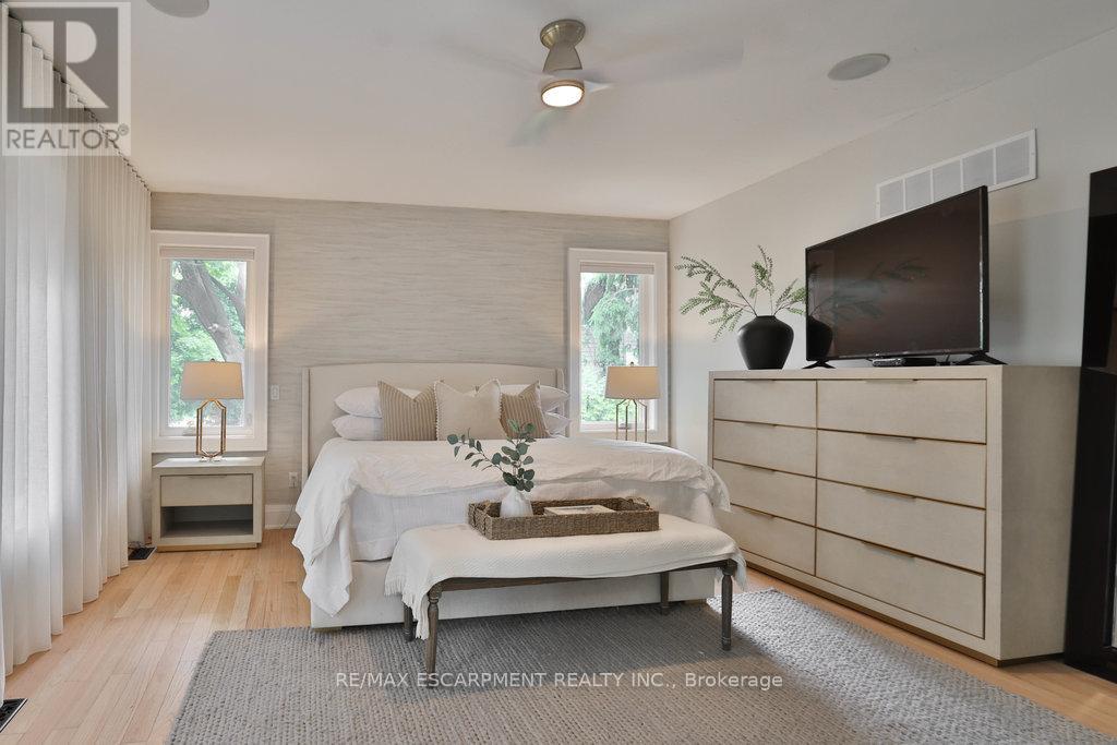 43 Mississauga Road S, Mississauga, Ontario  L5H 2H3 - Photo 24 - W12456345