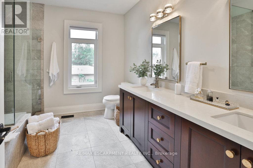 43 Mississauga Road S, Mississauga, Ontario  L5H 2H3 - Photo 25 - W12456345