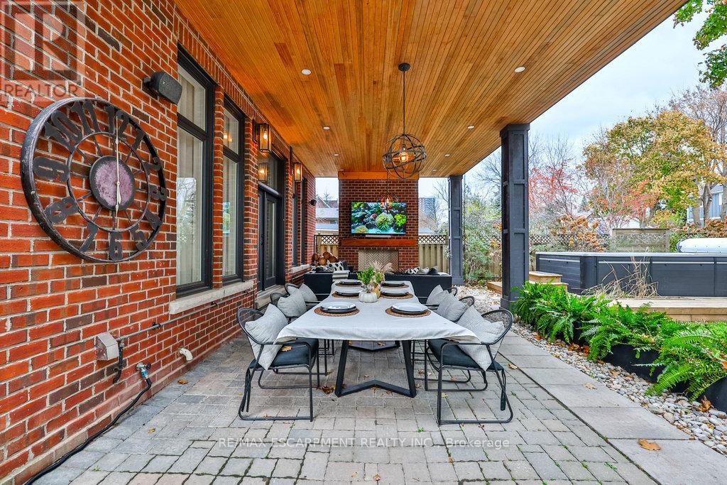 43 Mississauga Road S, Mississauga, Ontario  L5H 2H3 - Photo 42 - W12456345