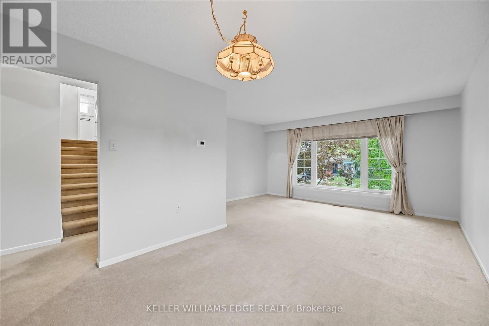 2400 Eaglesfield Drive, Burlington, Ontario  L7P 3V5 - Photo 11 - W12456347