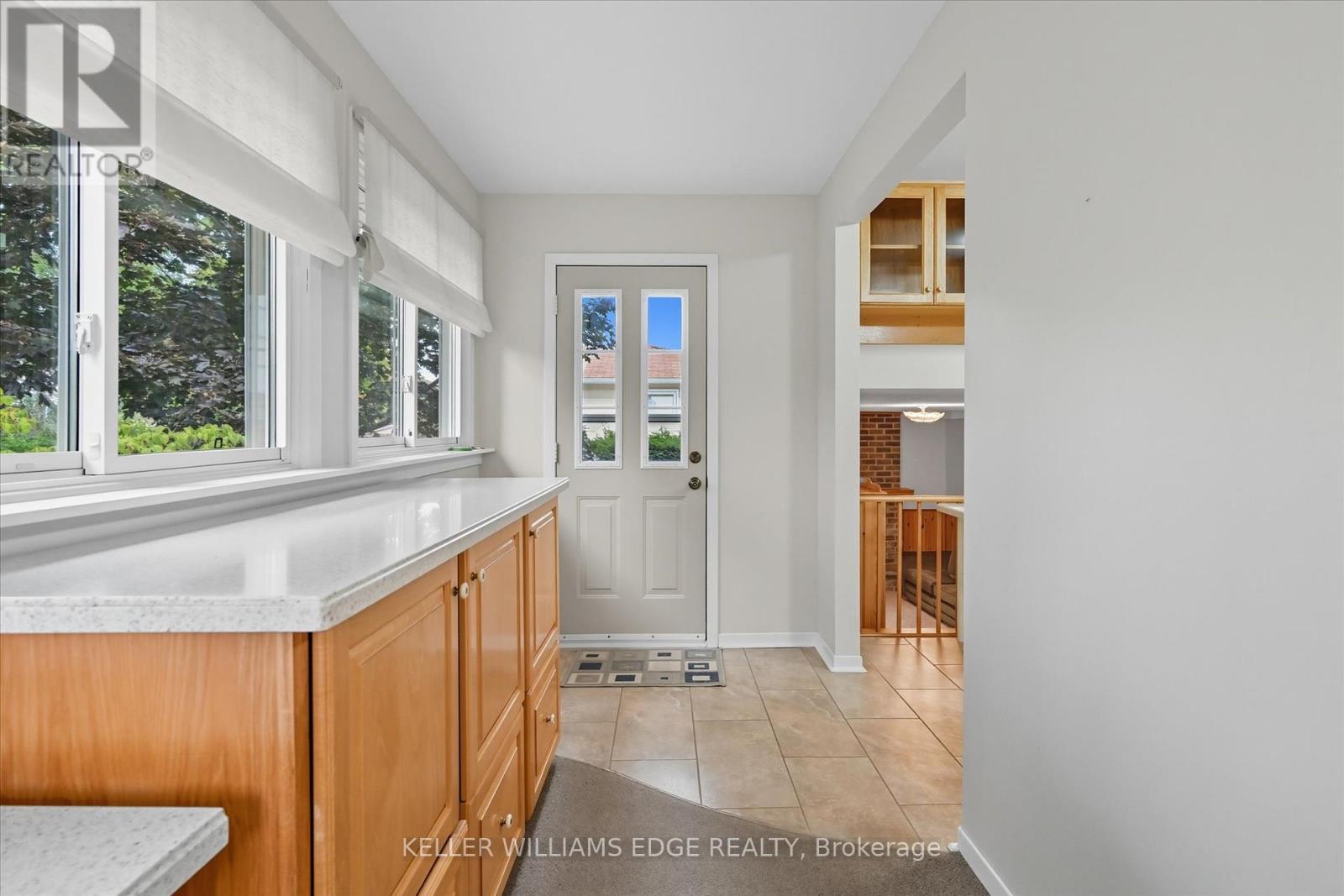 2400 Eaglesfield Drive, Burlington, Ontario  L7P 3V5 - Photo 18 - W12456347