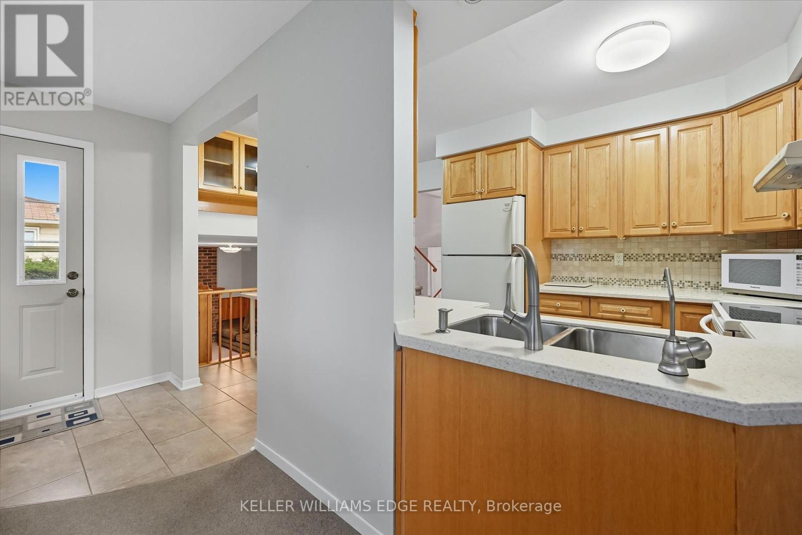 2400 Eaglesfield Drive, Burlington, Ontario  L7P 3V5 - Photo 19 - W12456347