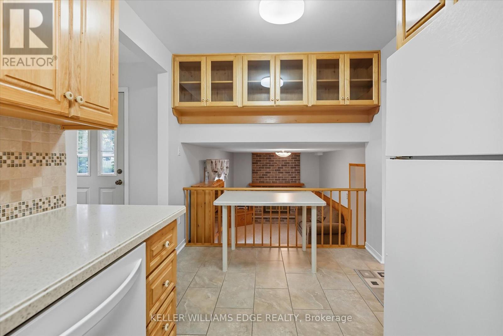 2400 Eaglesfield Drive, Burlington, Ontario  L7P 3V5 - Photo 20 - W12456347