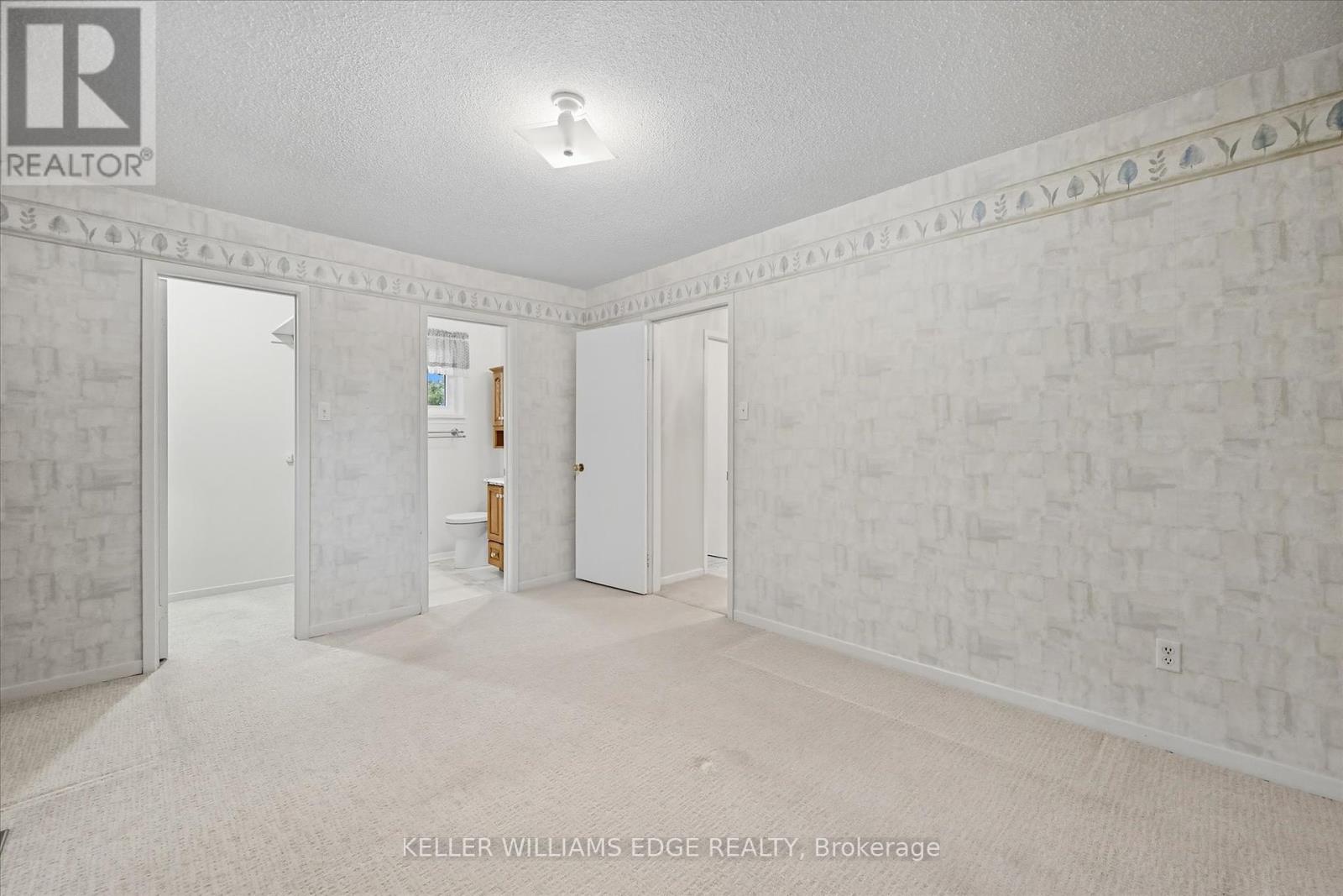 2400 Eaglesfield Drive, Burlington, Ontario  L7P 3V5 - Photo 23 - W12456347