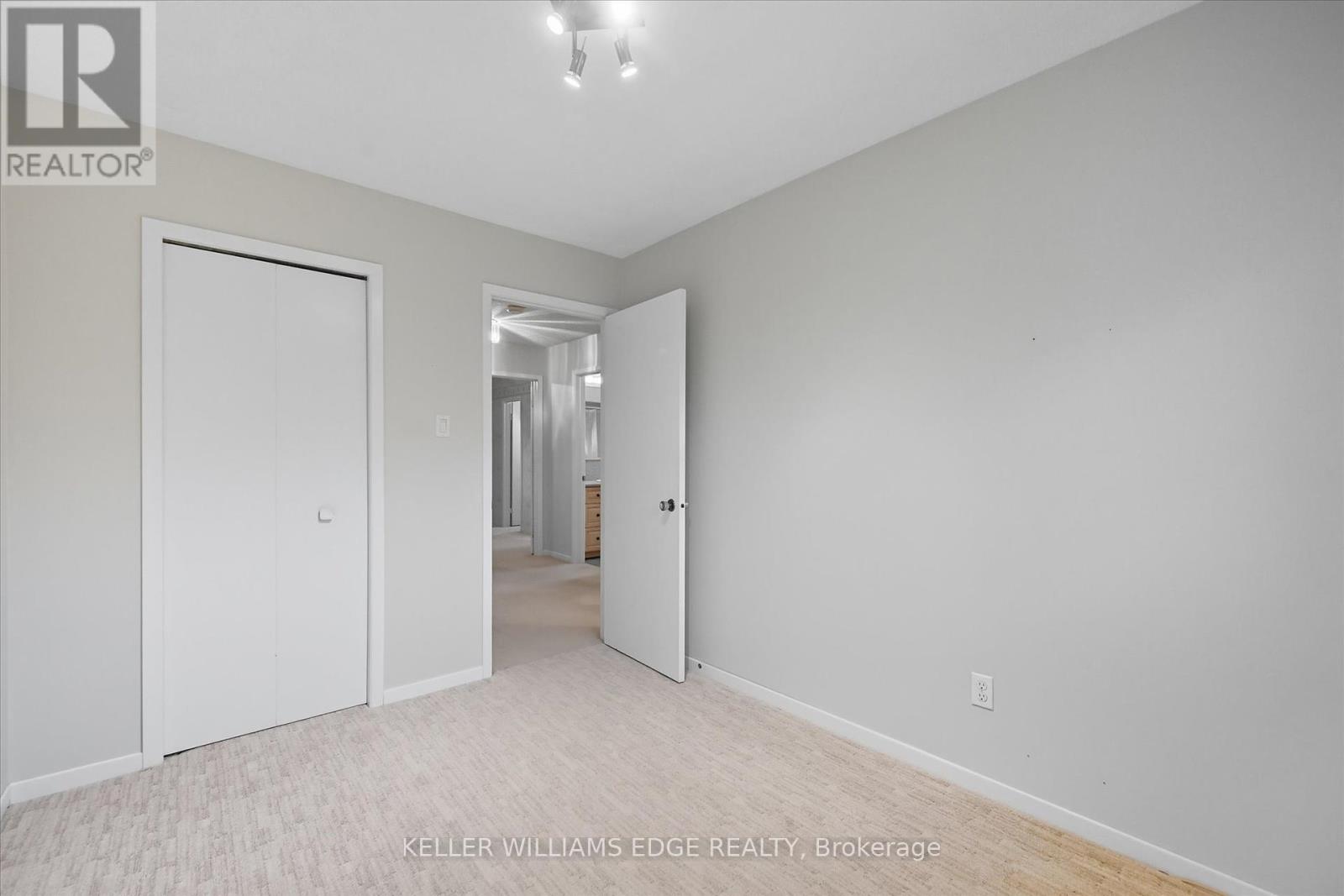 2400 Eaglesfield Drive, Burlington, Ontario  L7P 3V5 - Photo 28 - W12456347