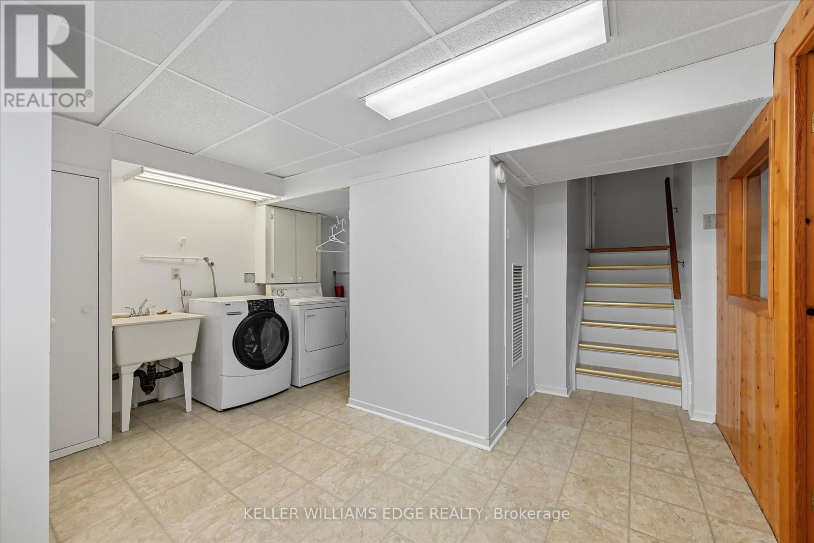 2400 Eaglesfield Drive, Burlington, Ontario  L7P 3V5 - Photo 30 - W12456347