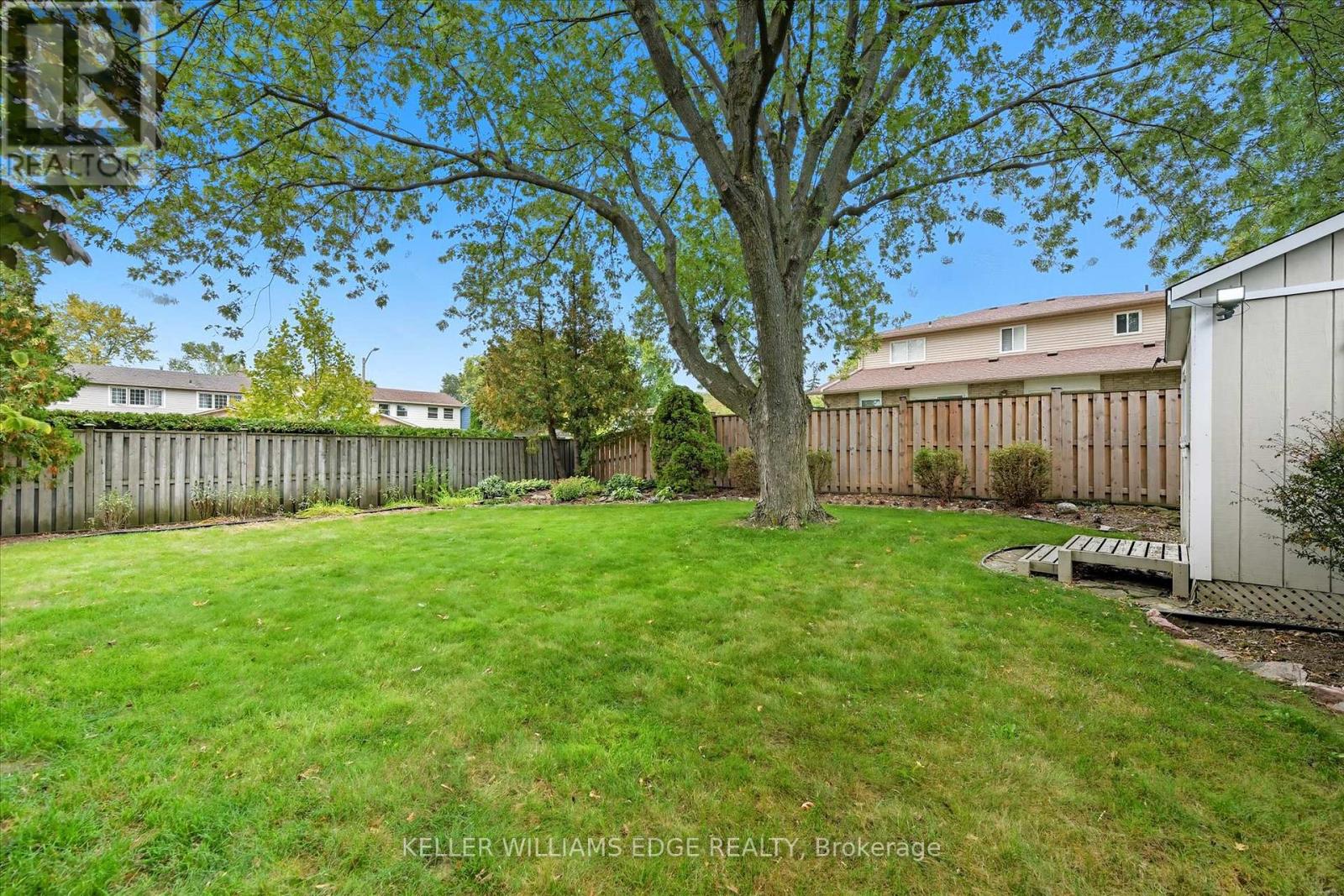 2400 Eaglesfield Drive, Burlington, Ontario  L7P 3V5 - Photo 33 - W12456347