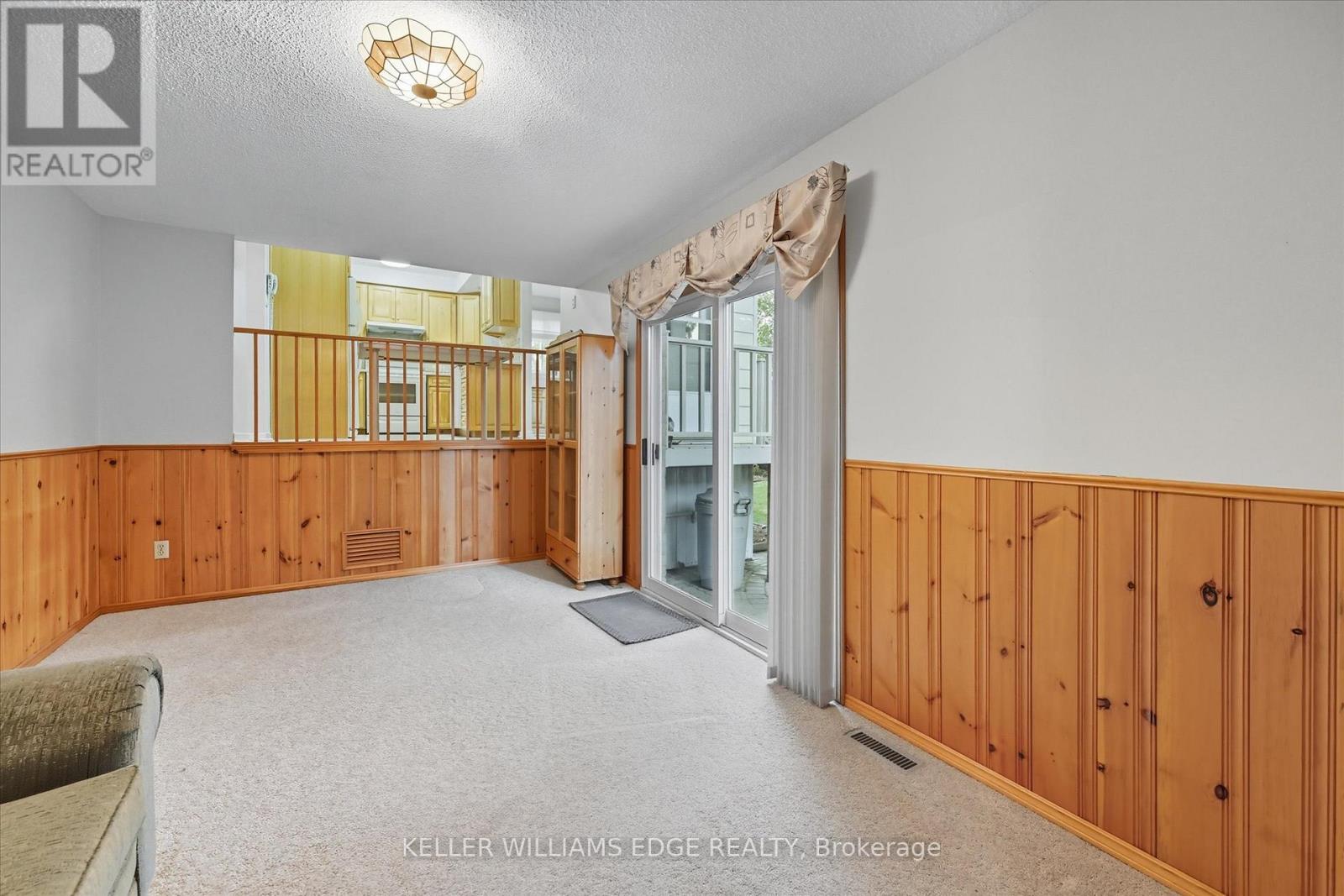 2400 Eaglesfield Drive, Burlington, Ontario  L7P 3V5 - Photo 6 - W12456347