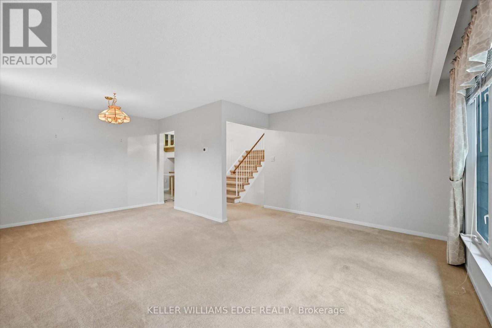 2400 Eaglesfield Drive, Burlington, Ontario  L7P 3V5 - Photo 9 - W12456347
