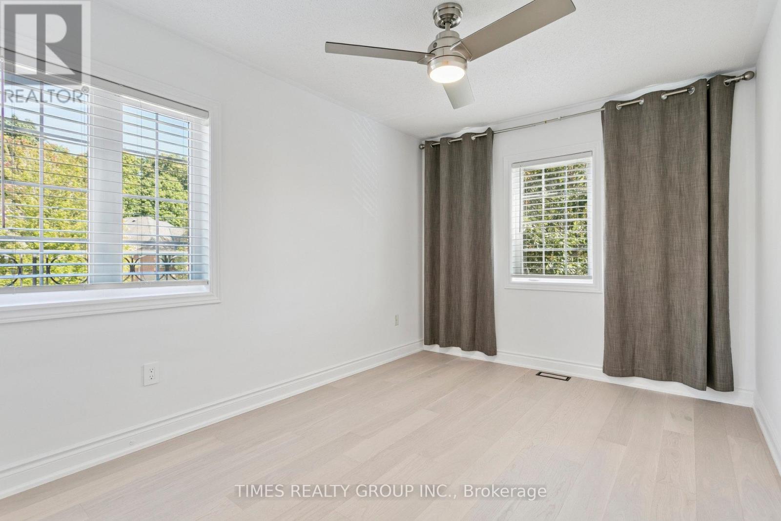 212 Creek Path Avenue, Oakville, Ontario  L6L 6T5 - Photo 20 - W12456351