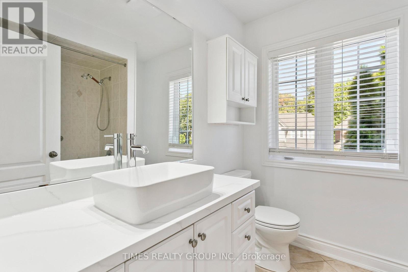 212 Creek Path Avenue, Oakville, Ontario  L6L 6T5 - Photo 24 - W12456351