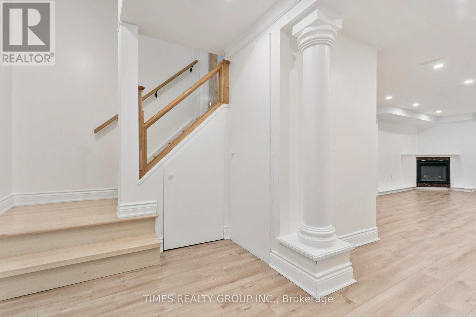 212 Creek Path Avenue, Oakville, Ontario  L6L 6T5 - Photo 32 - W12456351