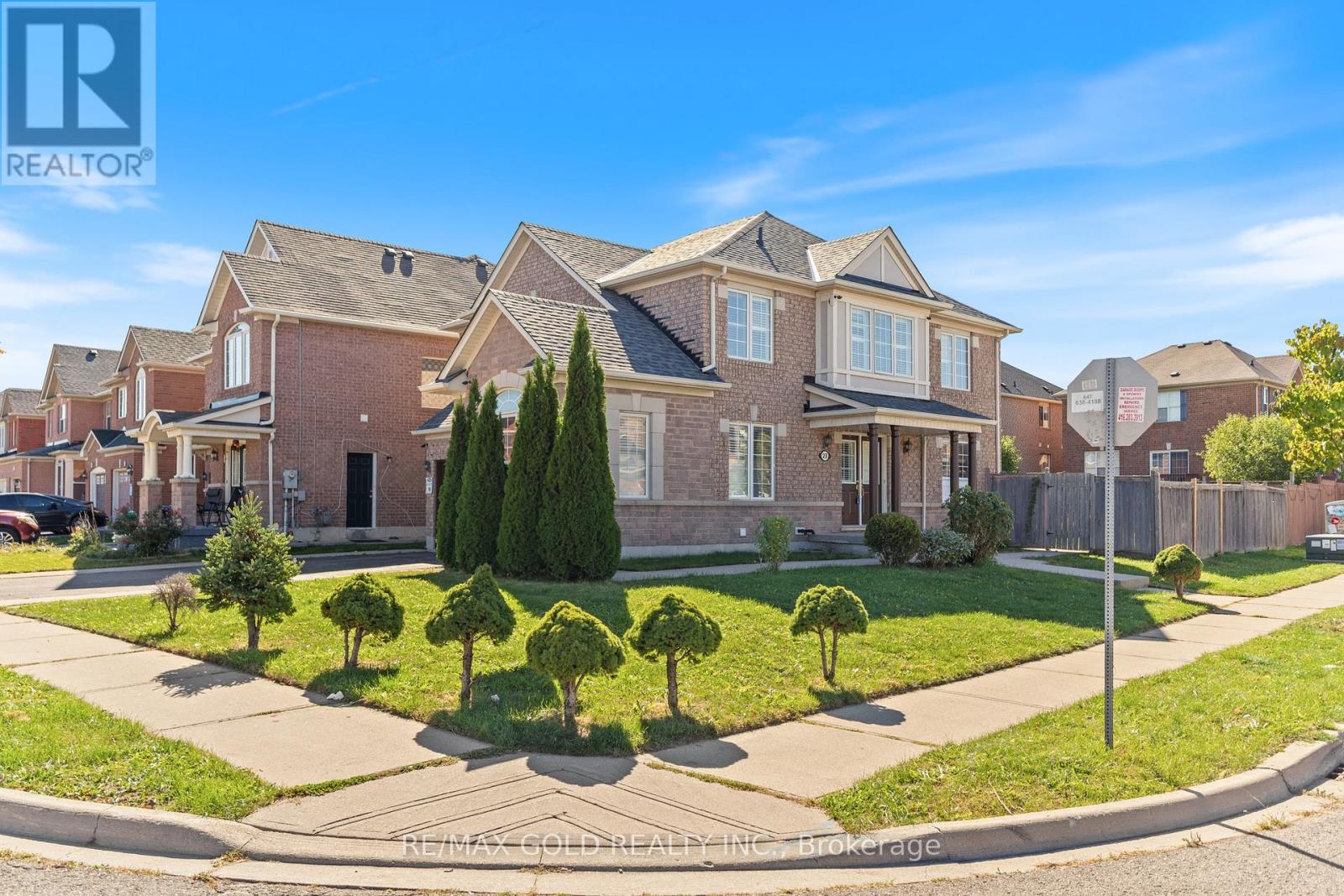 23 Lyric Road, Brampton, Ontario  L6S 0B4 - Photo 2 - W12456352