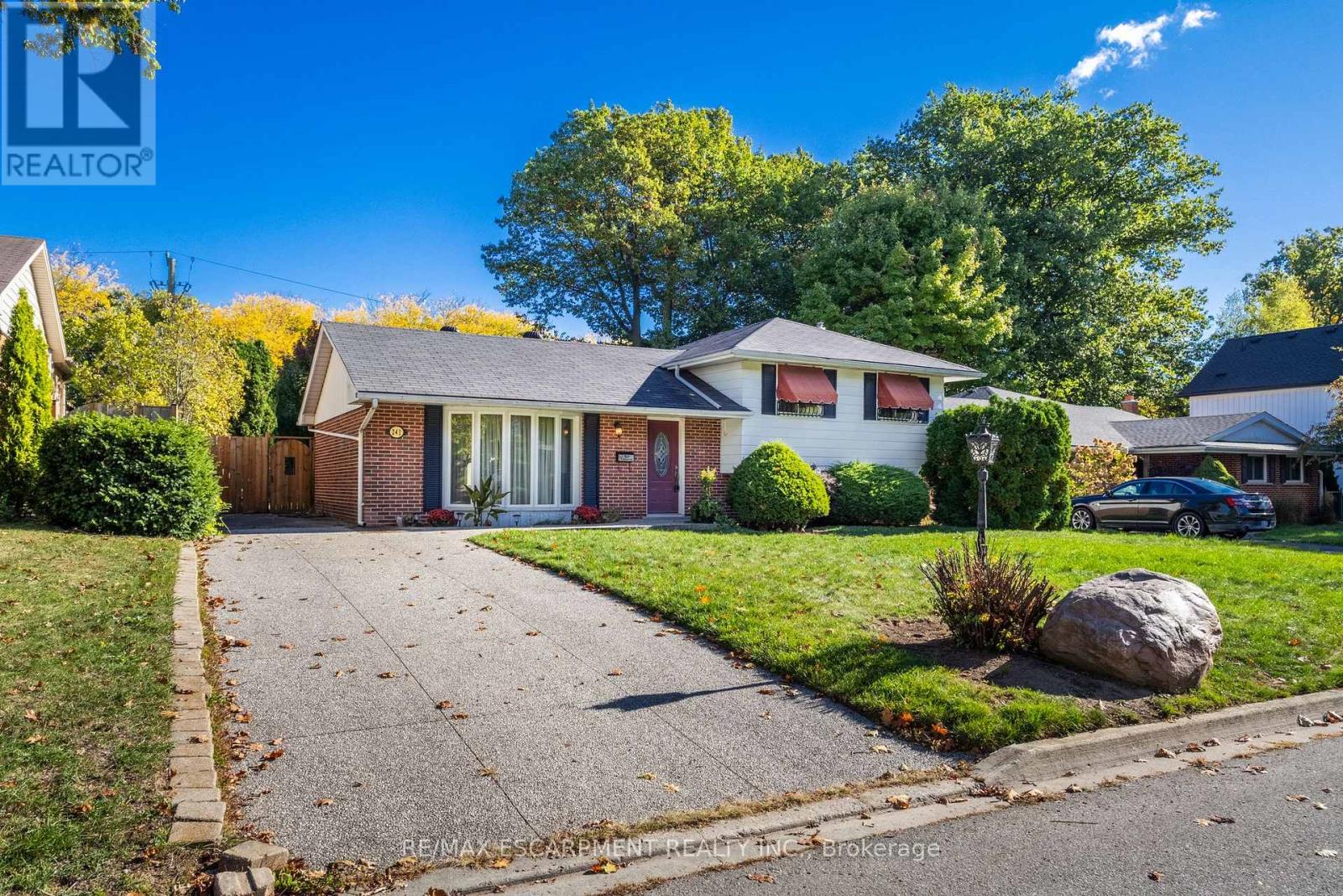 241 TOTTENHAM ROAD, Burlington, Ontario