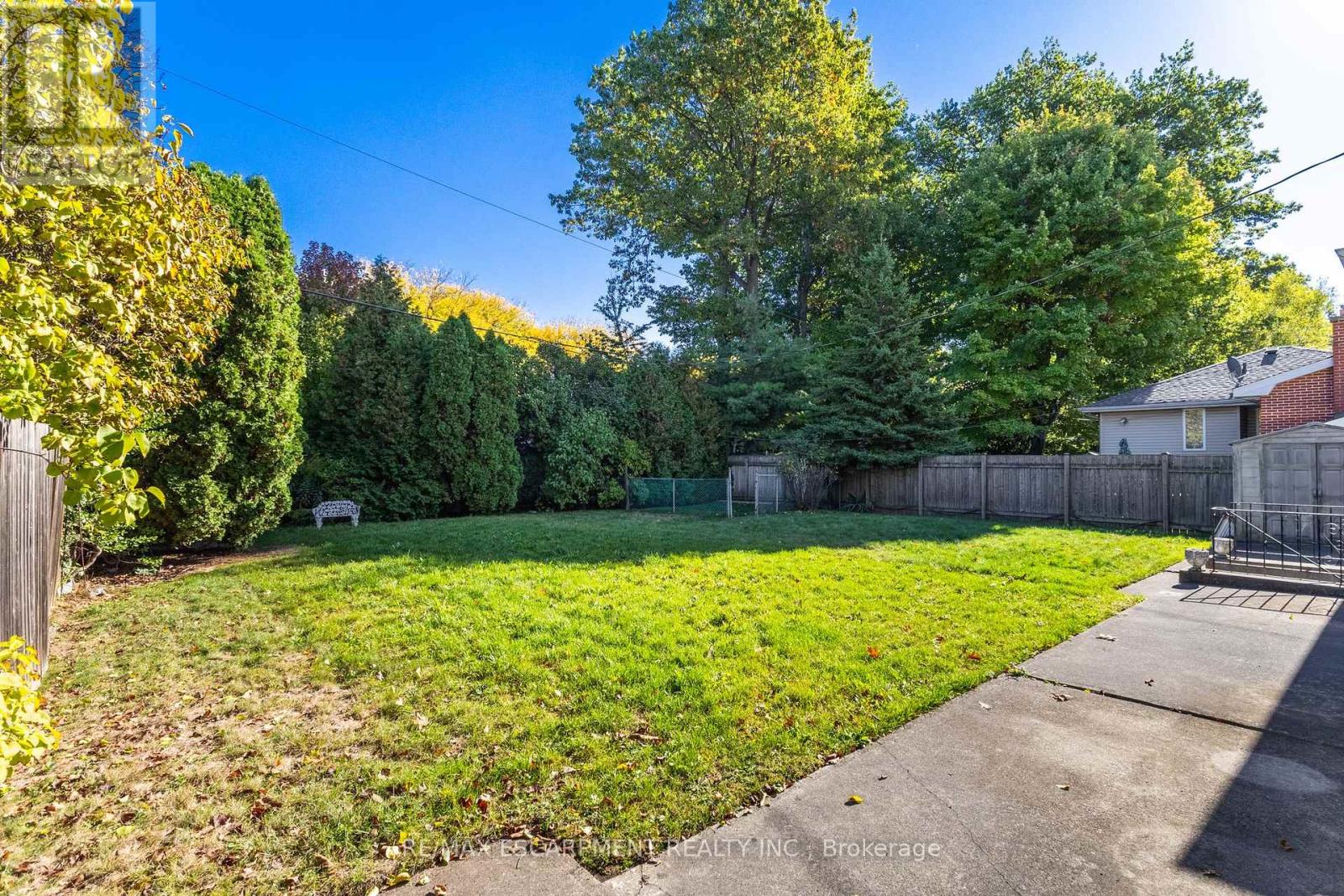 241 Tottenham Road, Burlington, Ontario  L7L 4G5 - Photo 31 - W12456361