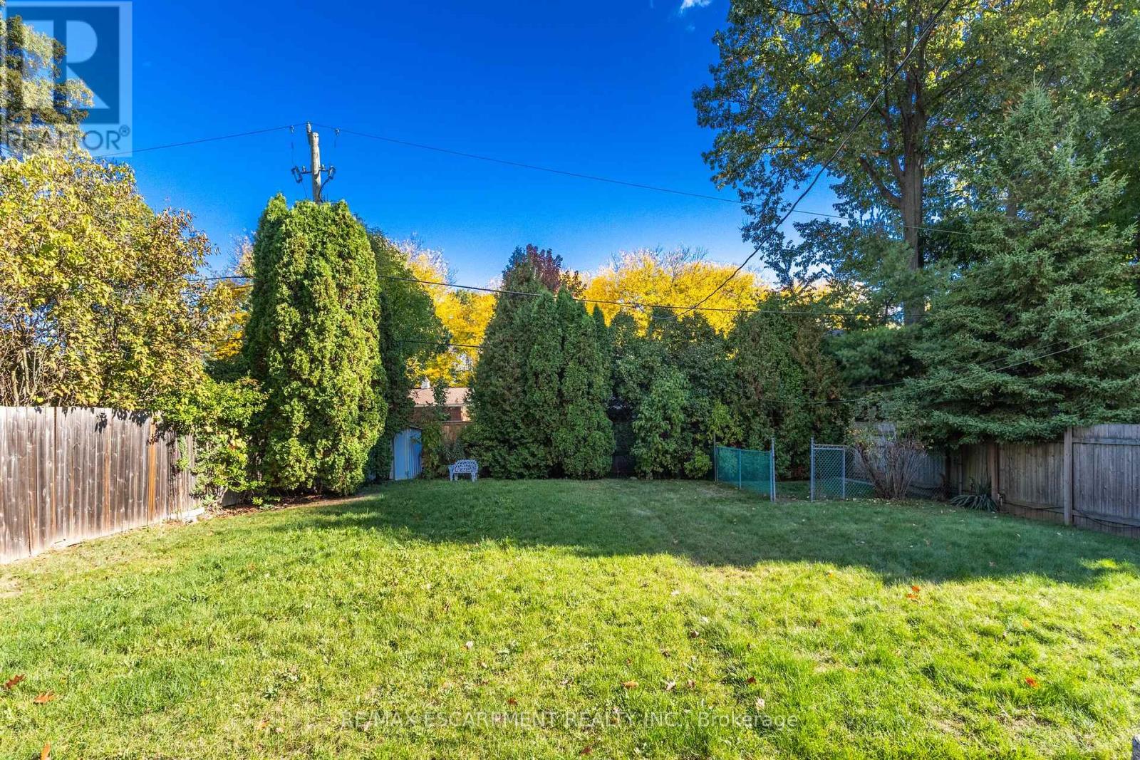 241 Tottenham Road, Burlington, Ontario  L7L 4G5 - Photo 32 - W12456361