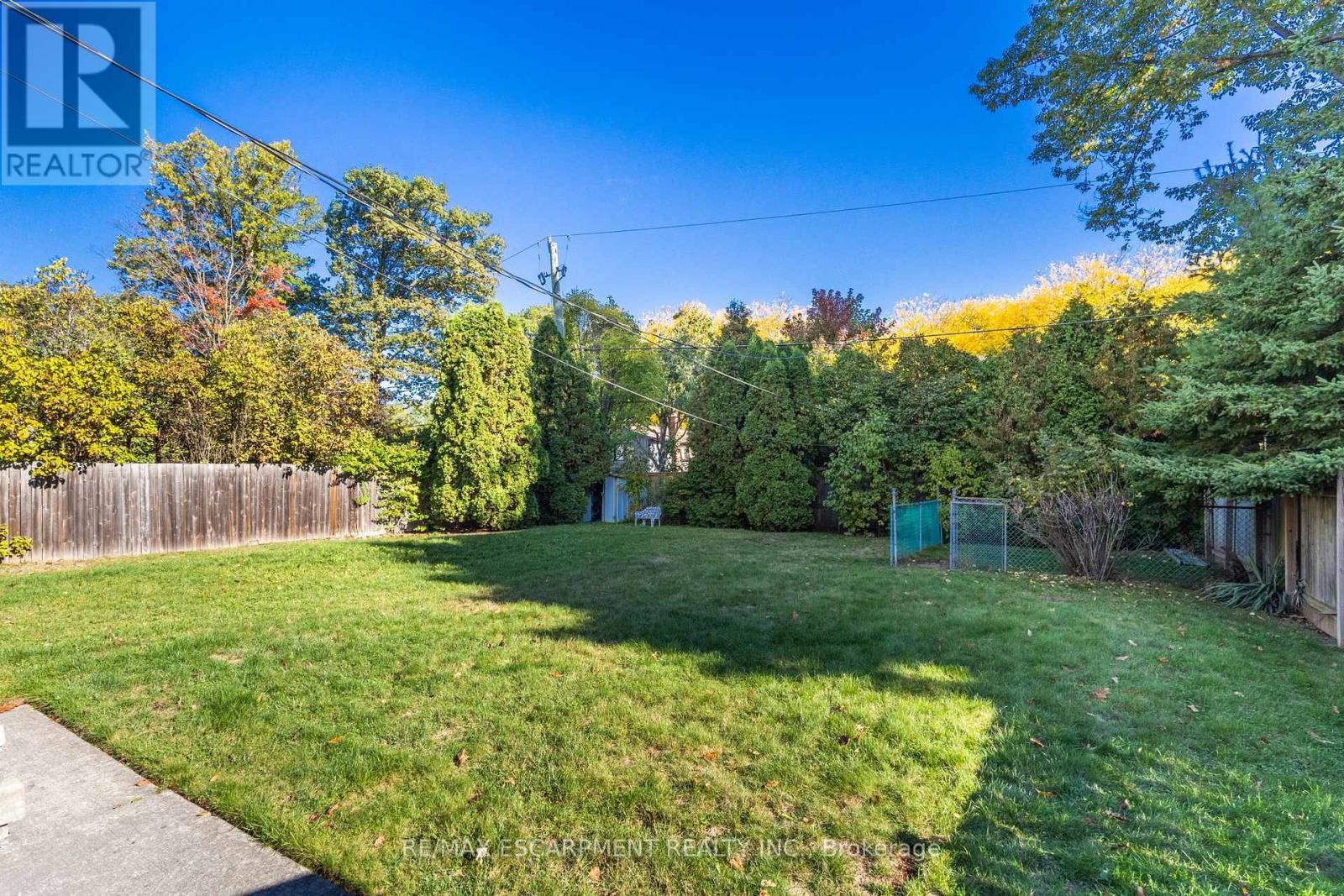 241 Tottenham Road, Burlington, Ontario  L7L 4G5 - Photo 33 - W12456361