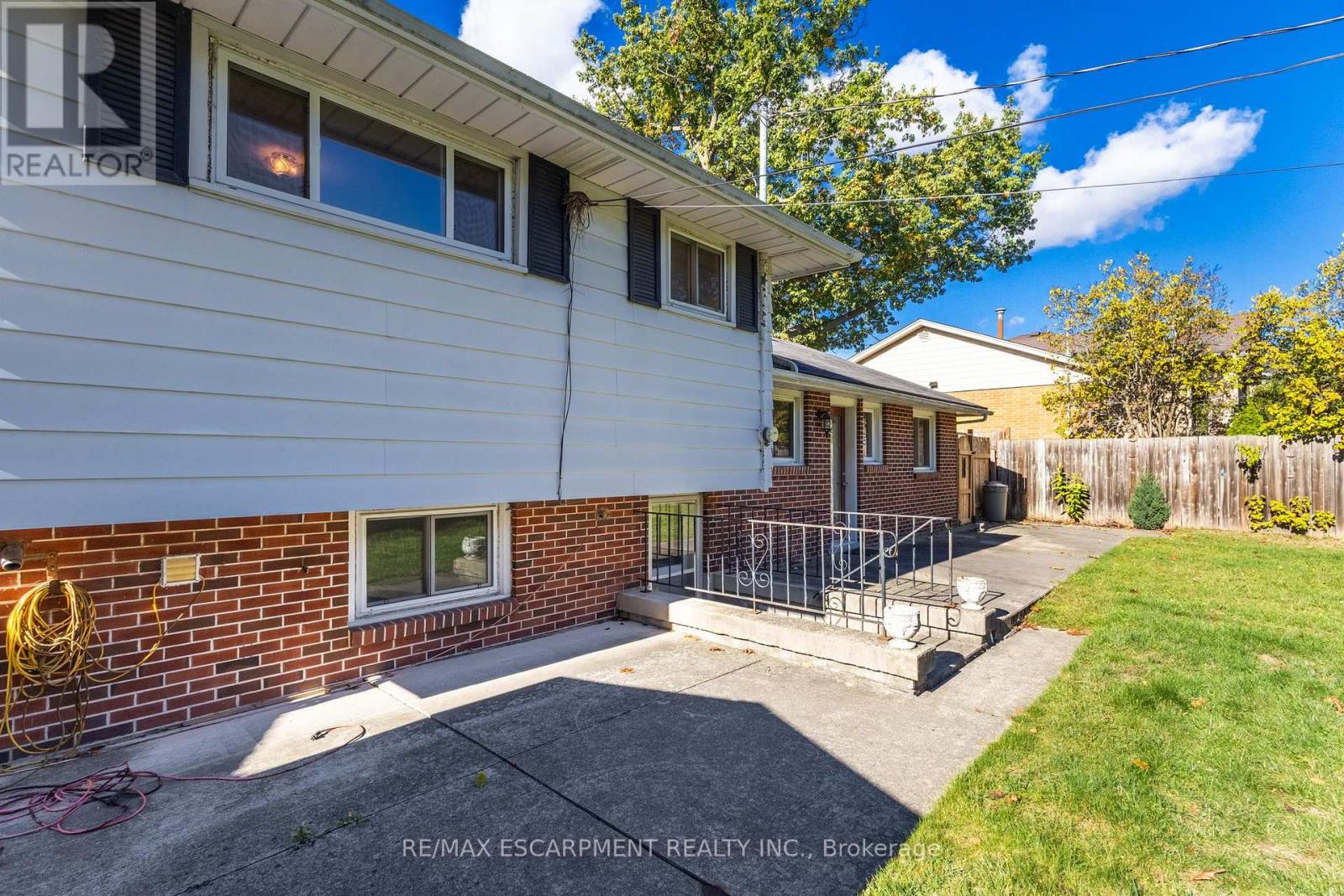 241 Tottenham Road, Burlington, Ontario  L7L 4G5 - Photo 34 - W12456361