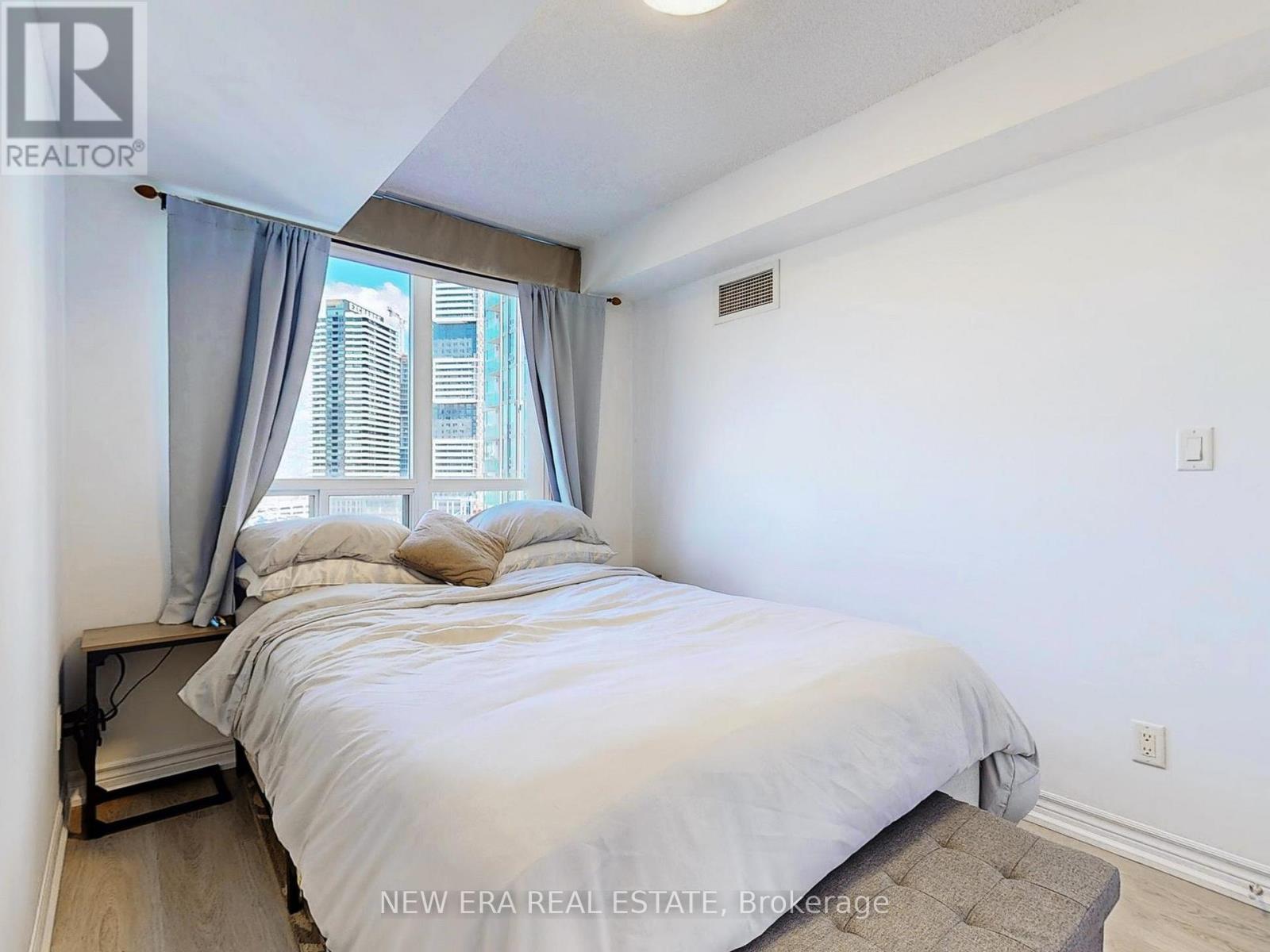 923 - 3888 Duke Of York Boulevard, Mississauga, Ontario  L5B 4P5 - Photo 14 - W12456362