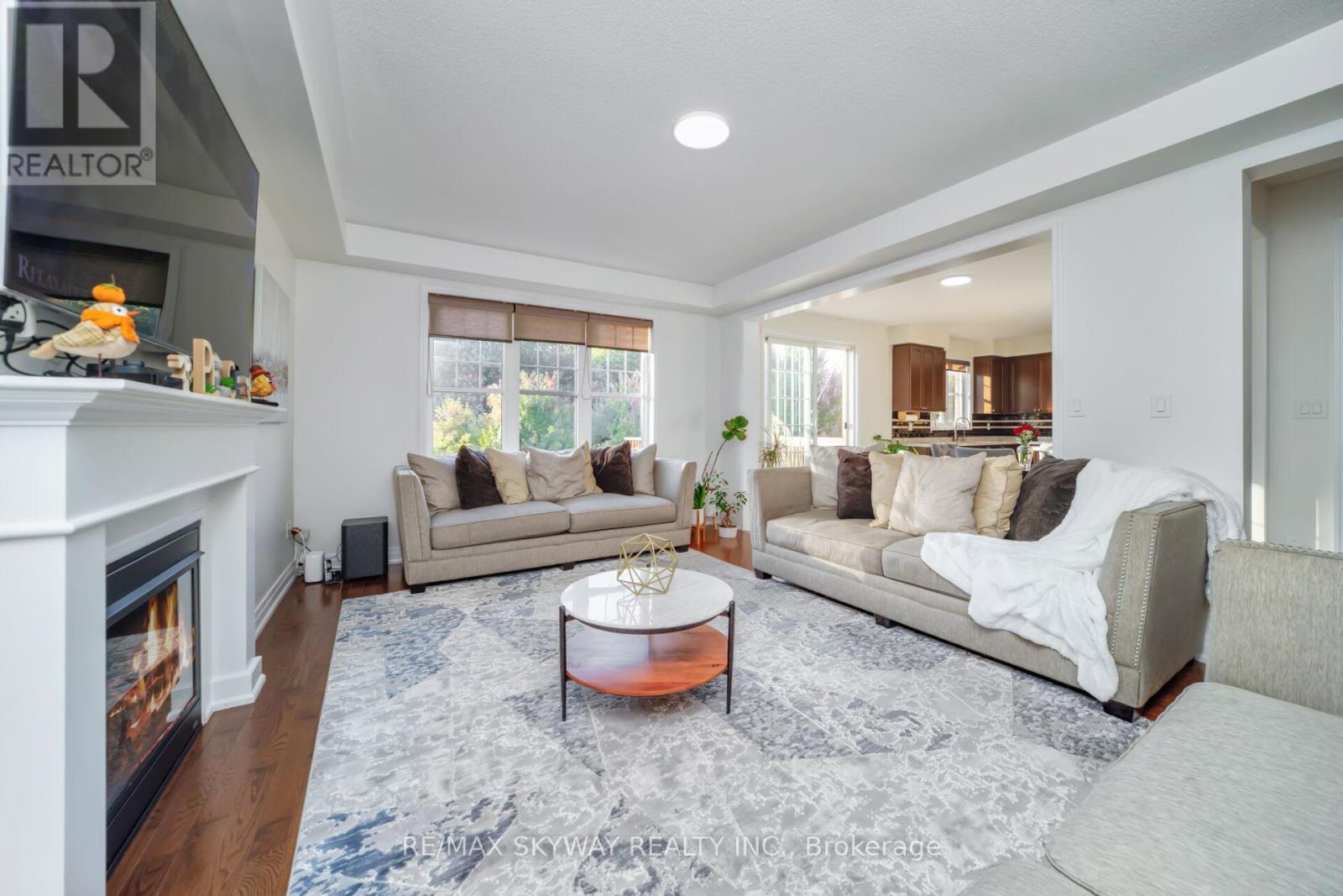90 Aylesbury Drive, Brampton, Ontario  L7A 0W3 - Photo 13 - W12456365