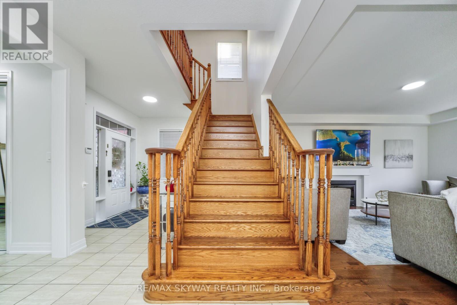 90 Aylesbury Drive, Brampton, Ontario  L7A 0W3 - Photo 22 - W12456365