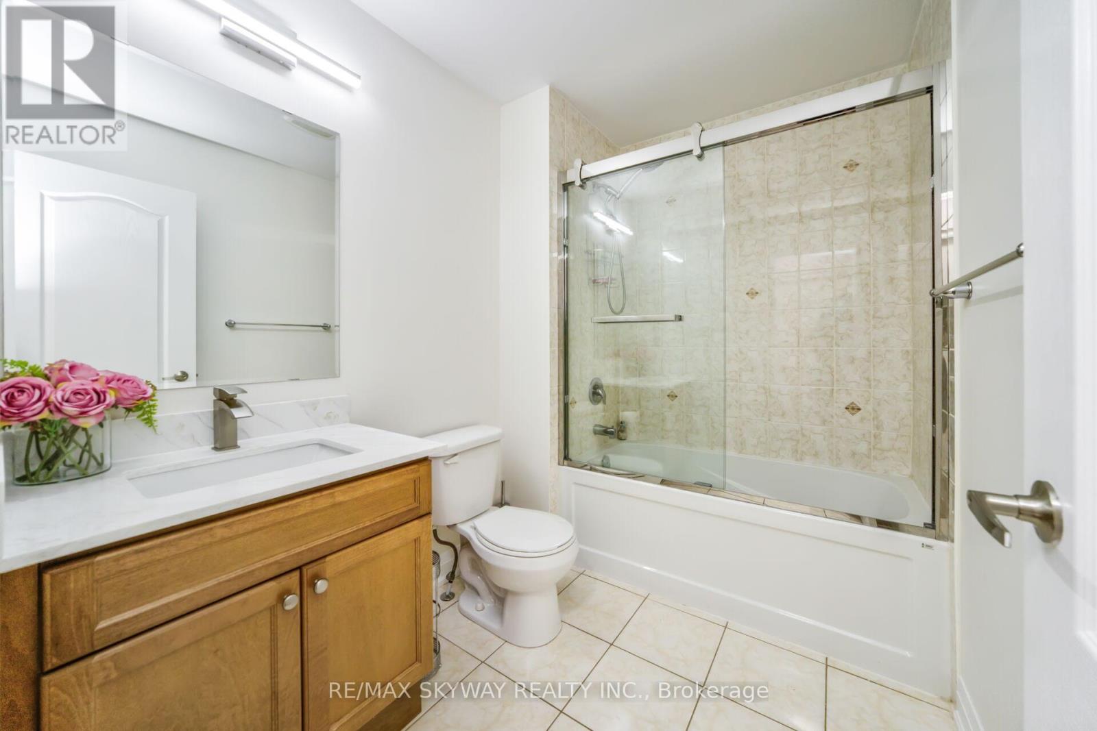90 Aylesbury Drive, Brampton, Ontario  L7A 0W3 - Photo 32 - W12456365