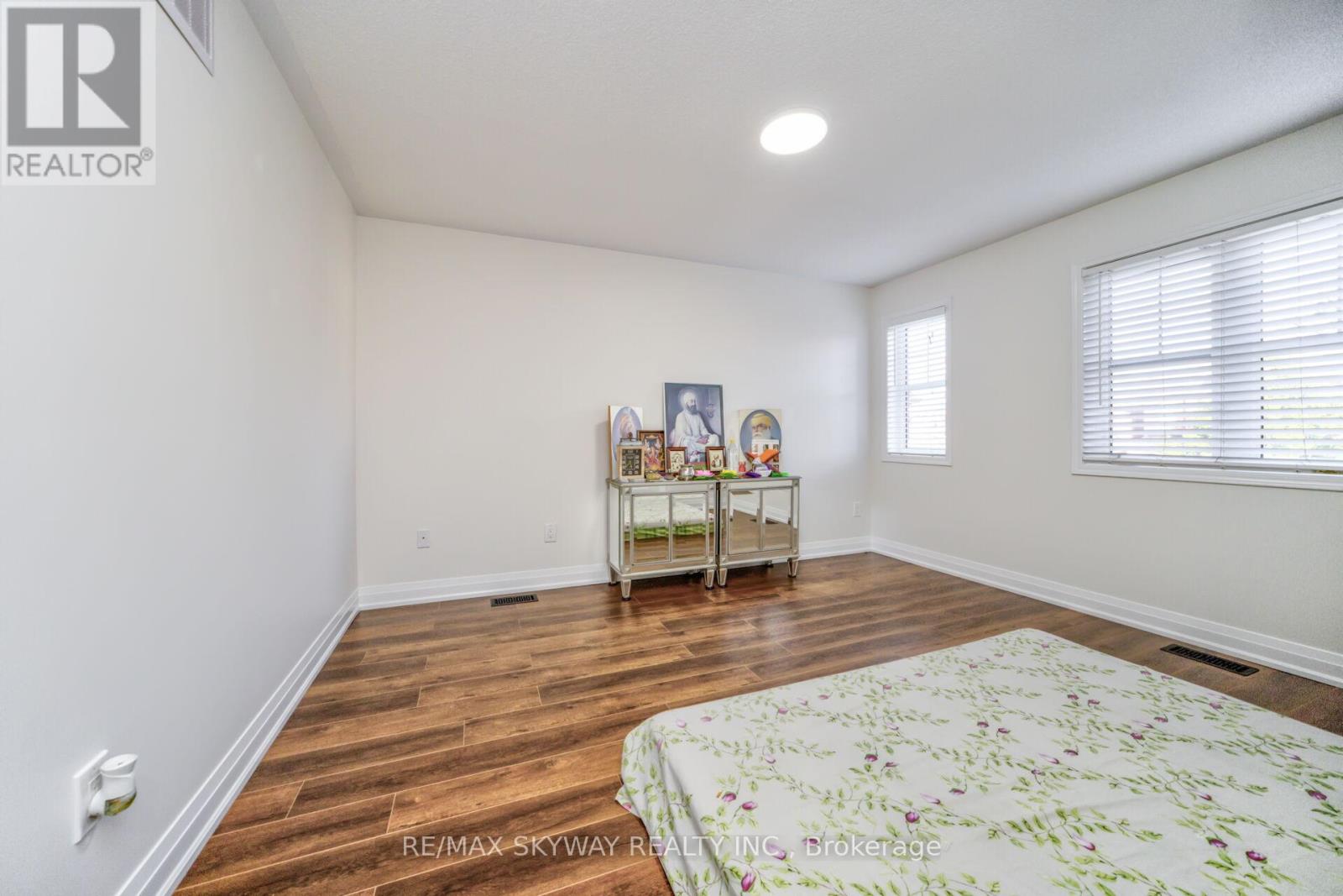 90 Aylesbury Drive, Brampton, Ontario  L7A 0W3 - Photo 33 - W12456365