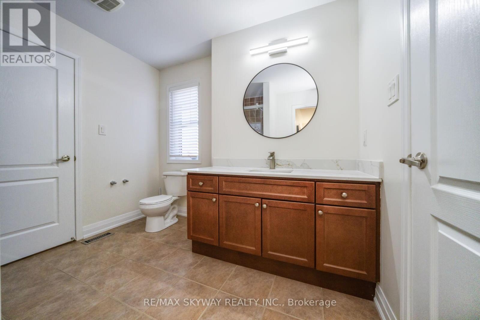 90 Aylesbury Drive, Brampton, Ontario  L7A 0W3 - Photo 35 - W12456365