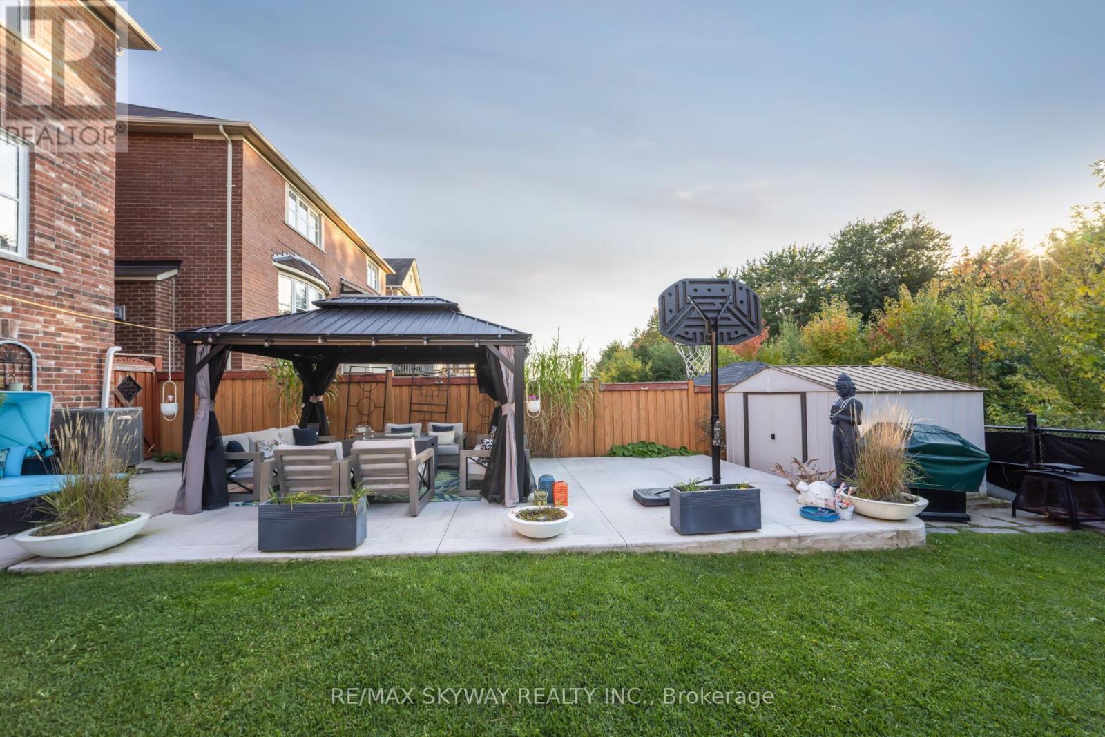 90 Aylesbury Drive, Brampton, Ontario  L7A 0W3 - Photo 45 - W12456365